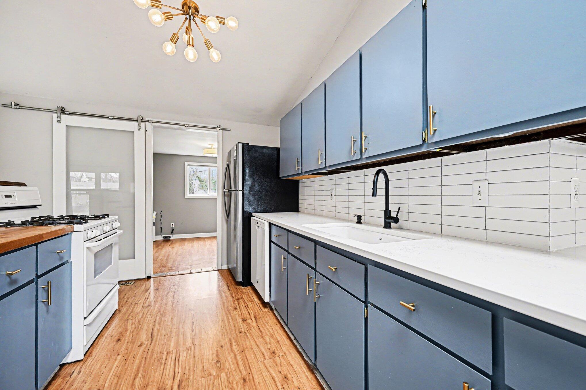 2840 Canterbury Road Ann Arbor, MI 48104 - Photo 10 of 28 010_file_5712