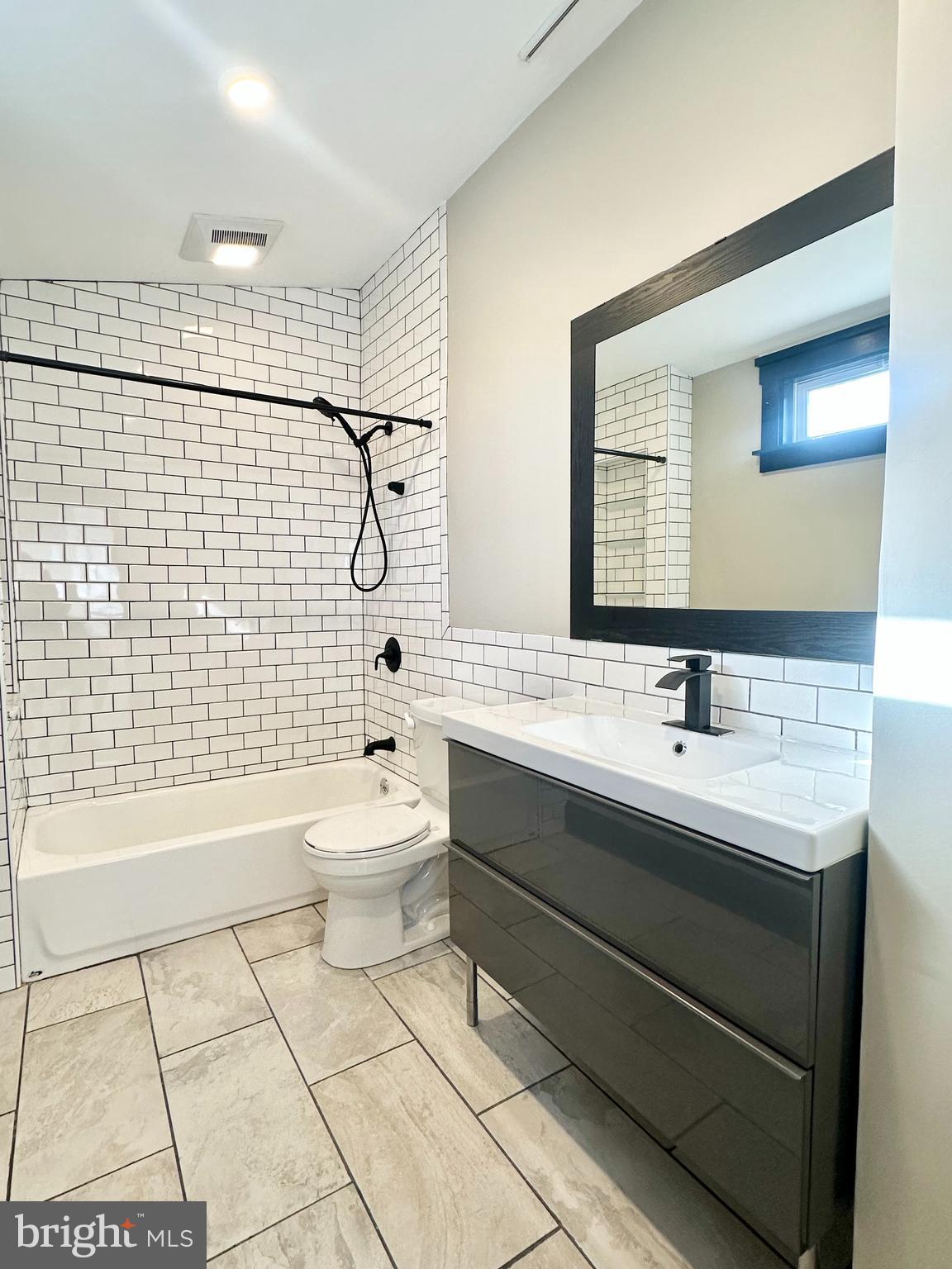 541 Walnut Lane Philadelphia, PA 19128 - Photo 13 of 35 FIRST FLOOR FULL BATHROOM