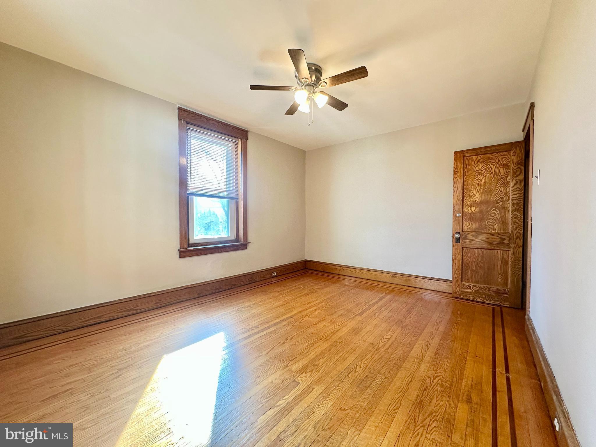 541 Walnut Lane Philadelphia, PA 19128 - Photo 23 of 35 BEDROOM THREE