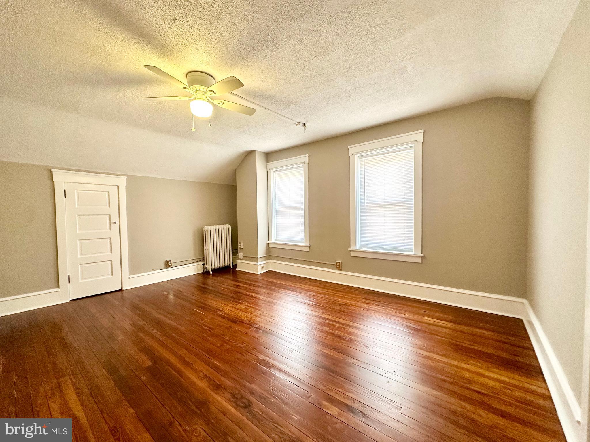 541 Walnut Lane Philadelphia, PA 19128 - Photo 26 of 35 THIRD FLOOR BEDROOM