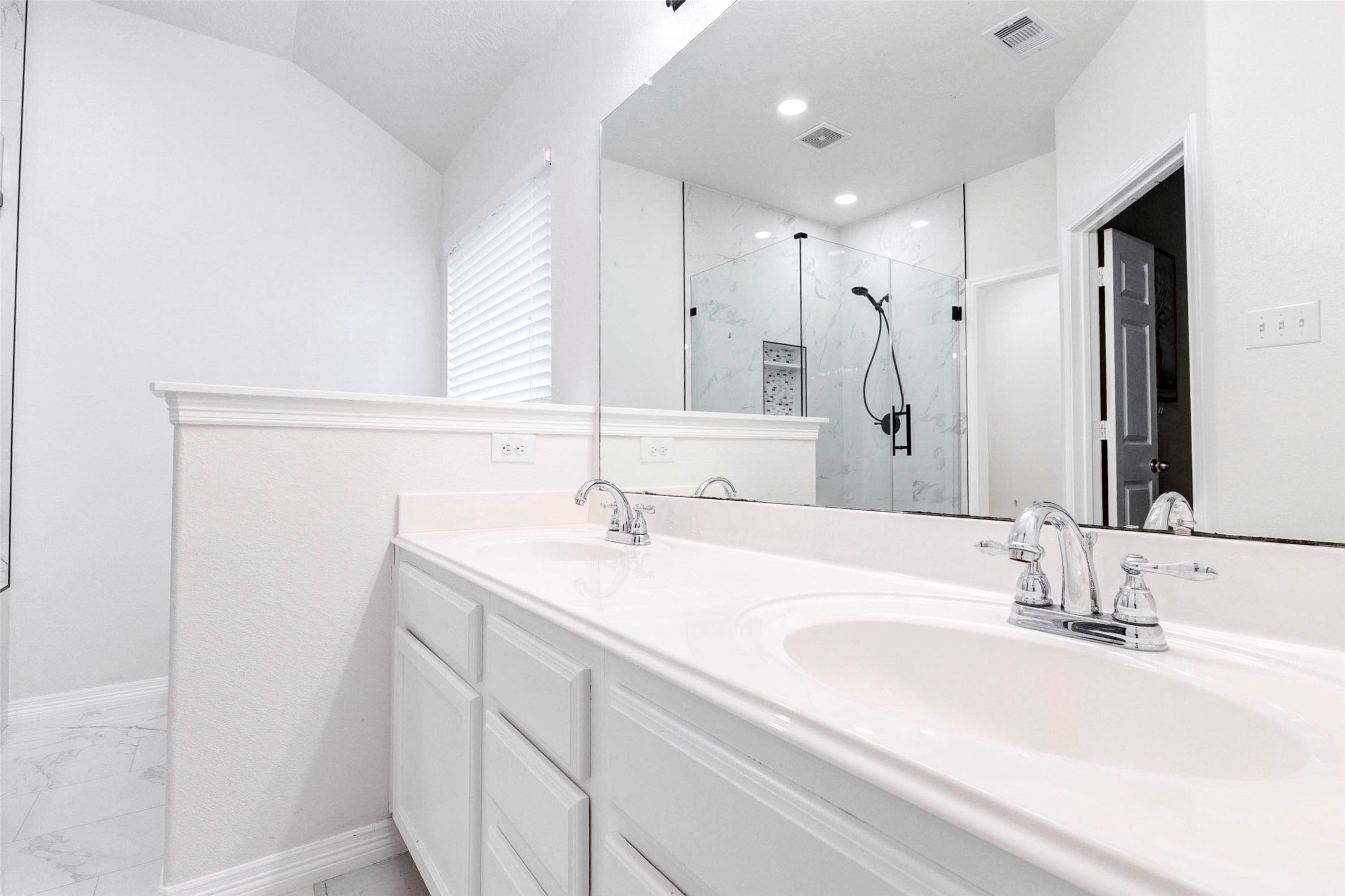 7039 Primrose Road Baytown, TX 77521 - Photo 17 of 25