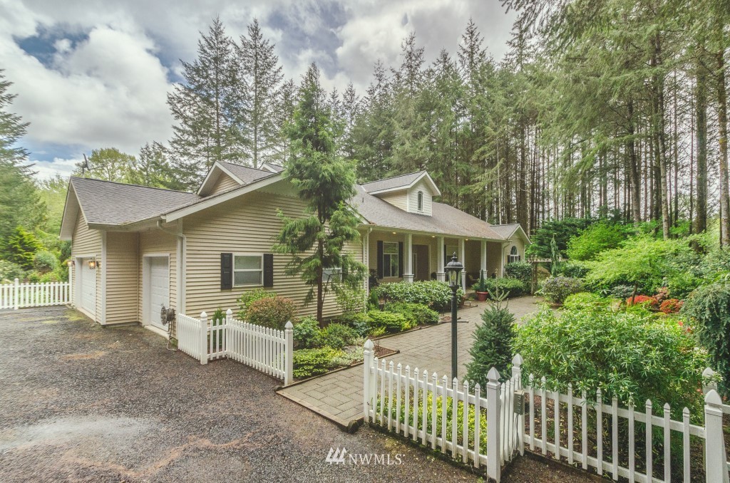 1915 North Fork Road Chehalis, WA 98532 - Photo 3 of 24 Gallery Image 3