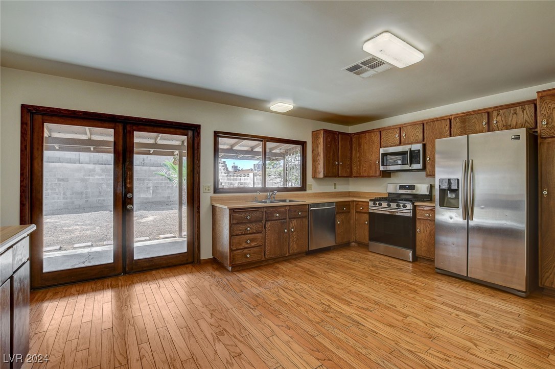 704 Greenway Road Henderson, NV 89002 - Photo 9 of 44 Gallery Image 9