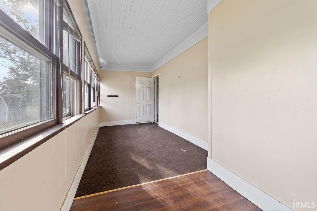 314 Jay Street Rochester, IN 46975 - Photo 4 of 36