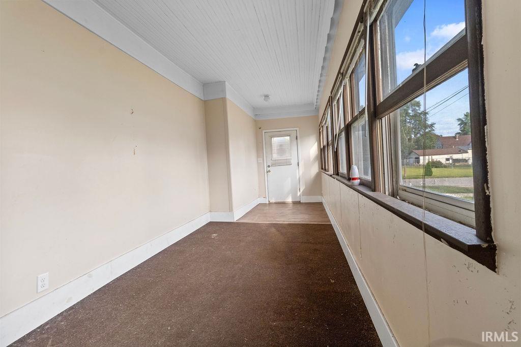 314 Jay Street Rochester, IN 46975 - Photo 5 of 36