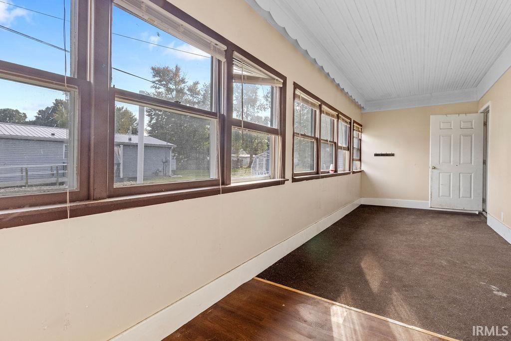 314 Jay Street Rochester, IN 46975 - Photo 6 of 36