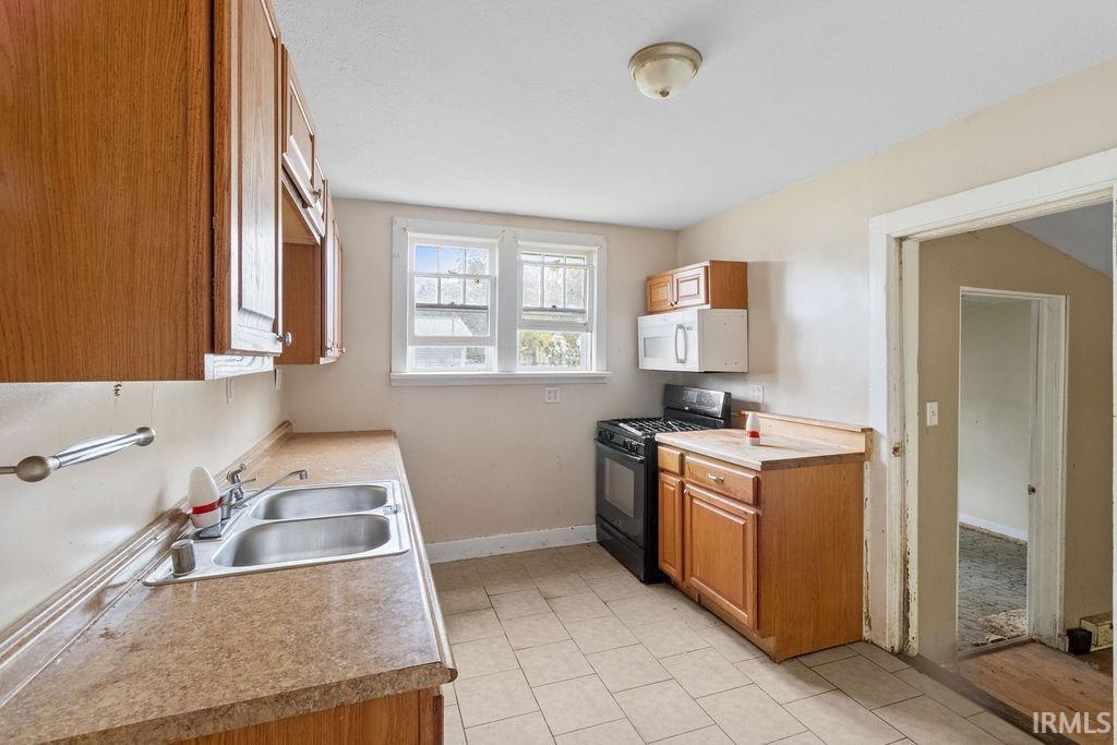 314 Jay Street Rochester, IN 46975 - Photo 6 of 36