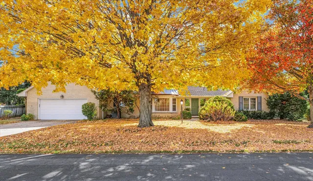 $625,000 | 3 Lake Park Road, Urbana, IL 61802