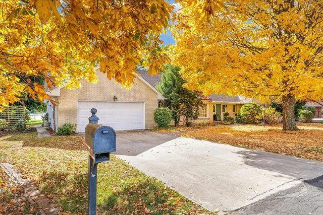 $625,000 | 3 Lake Park Road, Urbana, IL 61802