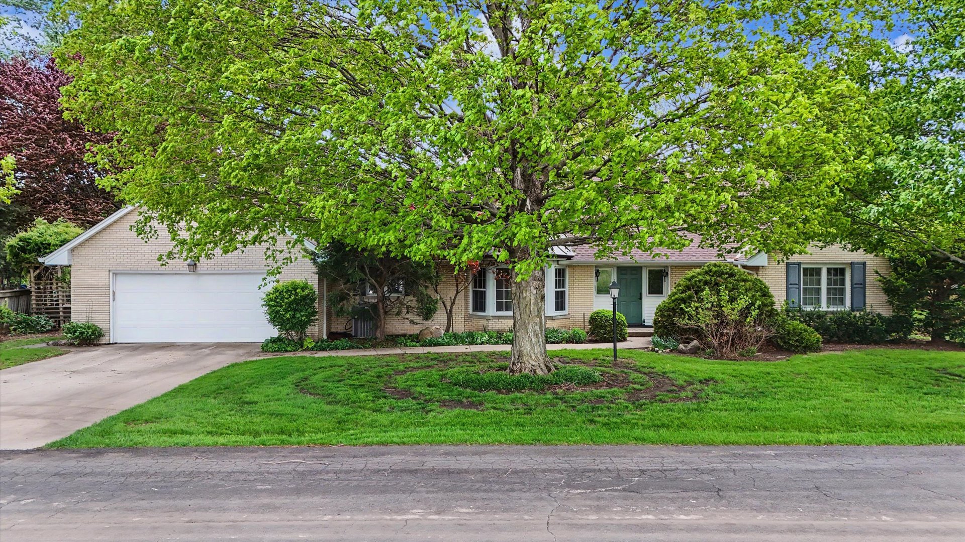 3 Lake Park Road Urbana, IL 61802 - Photo 2 of 54