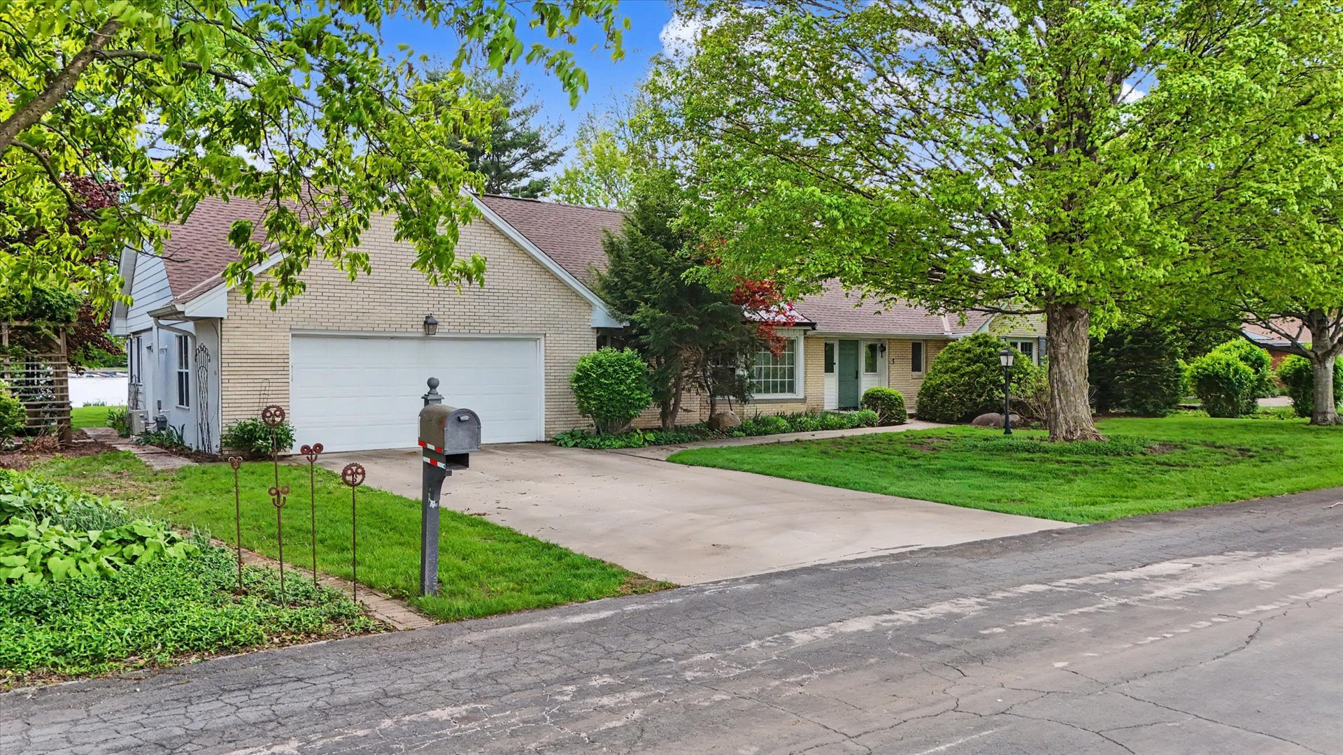 3 Lake Park Road Urbana, IL 61802 - Photo 3 of 54