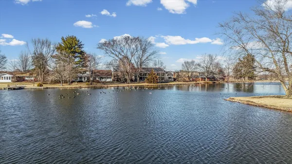$575,000 | 3 Lake Park Road, Urbana, IL 61802