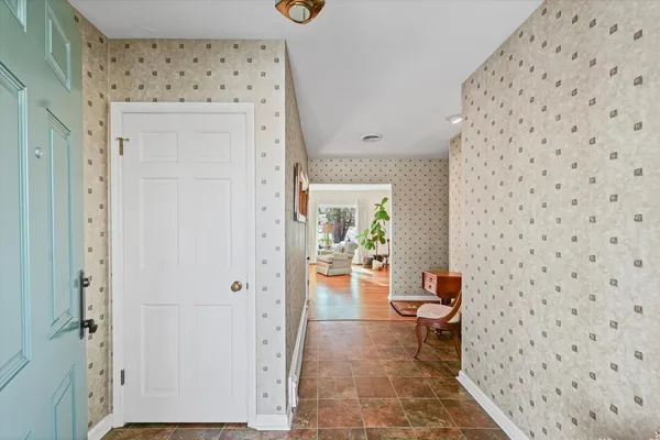 $575,000 | 3 Lake Park Road, Urbana, IL 61802