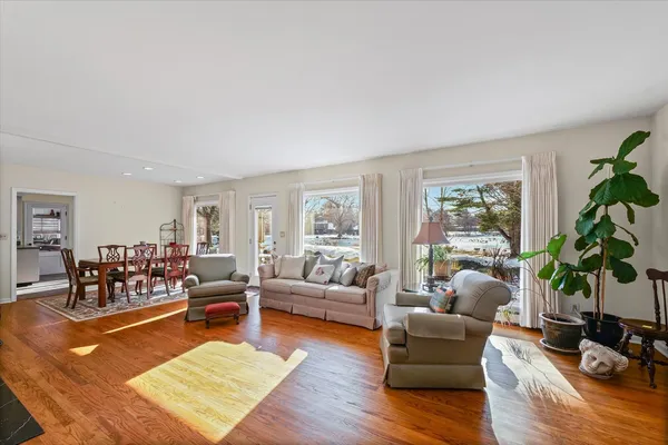 $575,000 | 3 Lake Park Road, Urbana, IL 61802