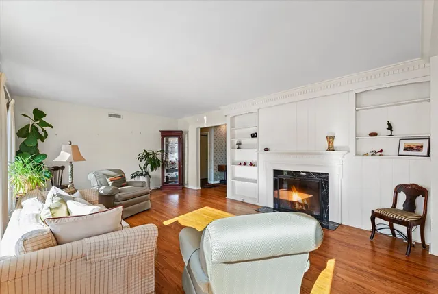 $625,000 | 3 Lake Park Road, Urbana, IL 61802