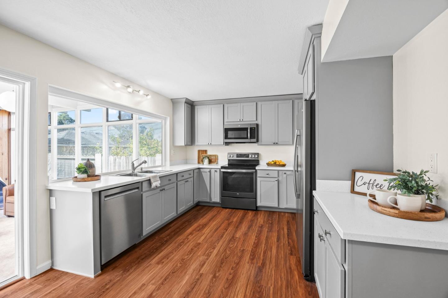 881 Terry Street Monterey, CA 93940 - Photo 12 of 52