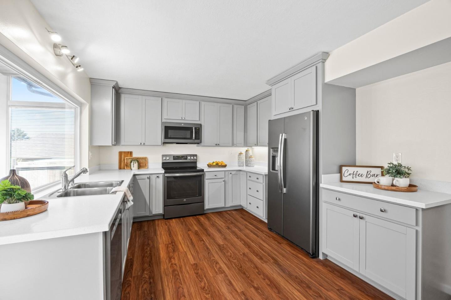 881 Terry Street Monterey, CA 93940 - Photo 13 of 52