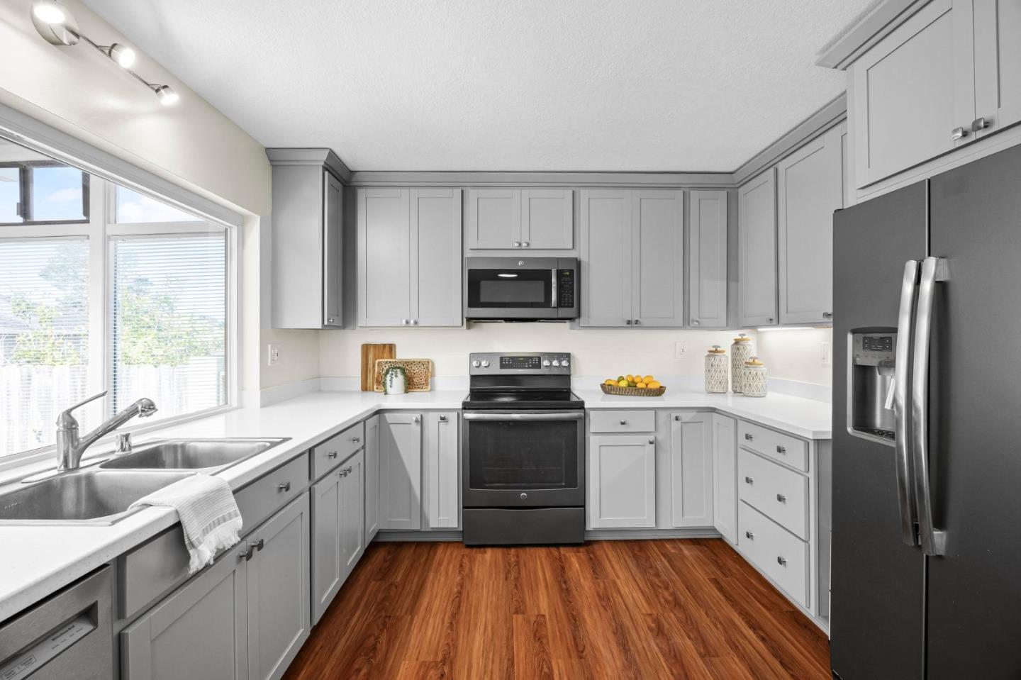 881 Terry Street Monterey, CA 93940 - Photo 15 of 52