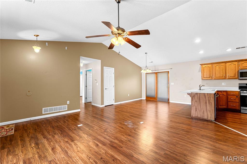10 South Hull Street Aviston, IL 62216 - Photo 7 of 35 Gallery Image 7