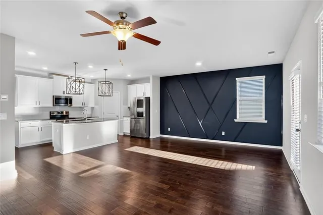 $398,500 | 1553 Spring Hollow Way, Stone Mountain, GA 30083