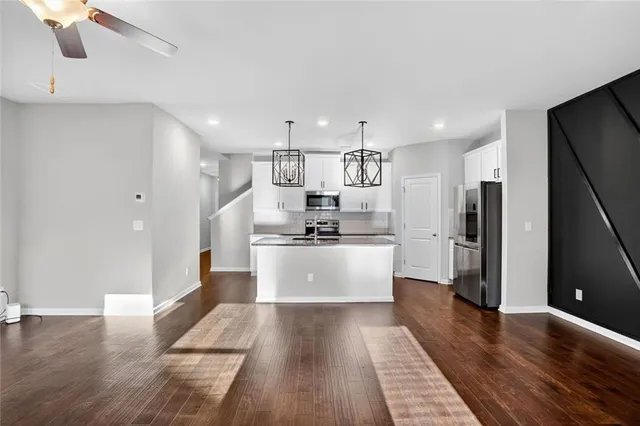 $398,500 | 1553 Spring Hollow Way, Stone Mountain, GA 30083