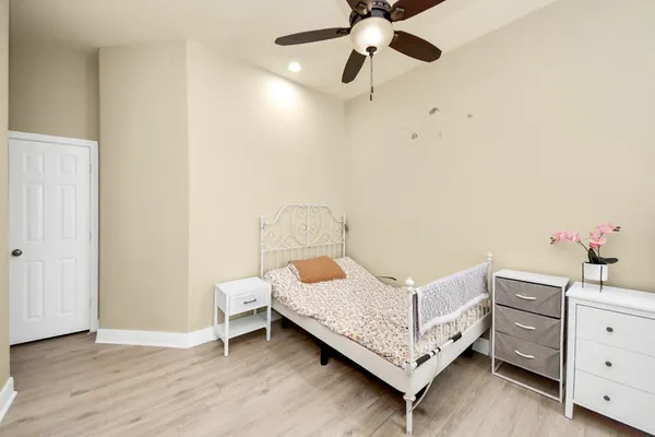 $1,950 | 10342 Solitaire Circle, Houston, TX 77070