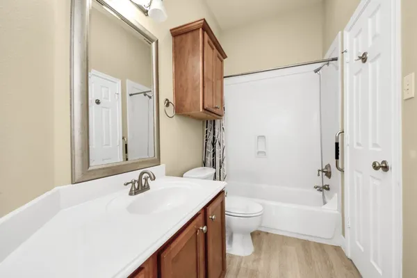 $1,950 | 10342 Solitaire Circle, Houston, TX 77070