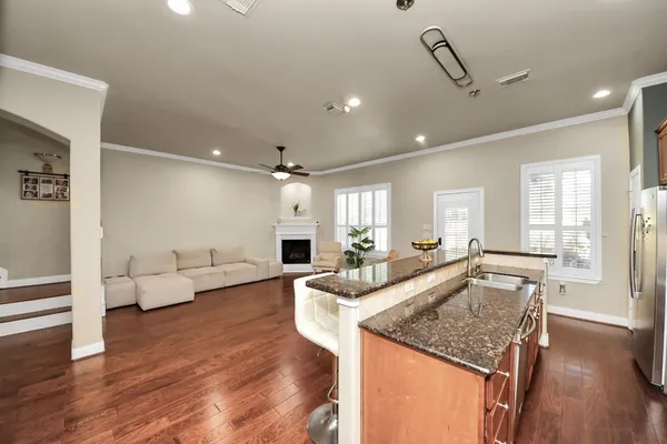 $1,950 | 10342 Solitaire Circle, Houston, TX 77070