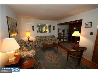 981 Old Dolington Road Newtown, PA 18940 - Photo 2 of 10 Living Room