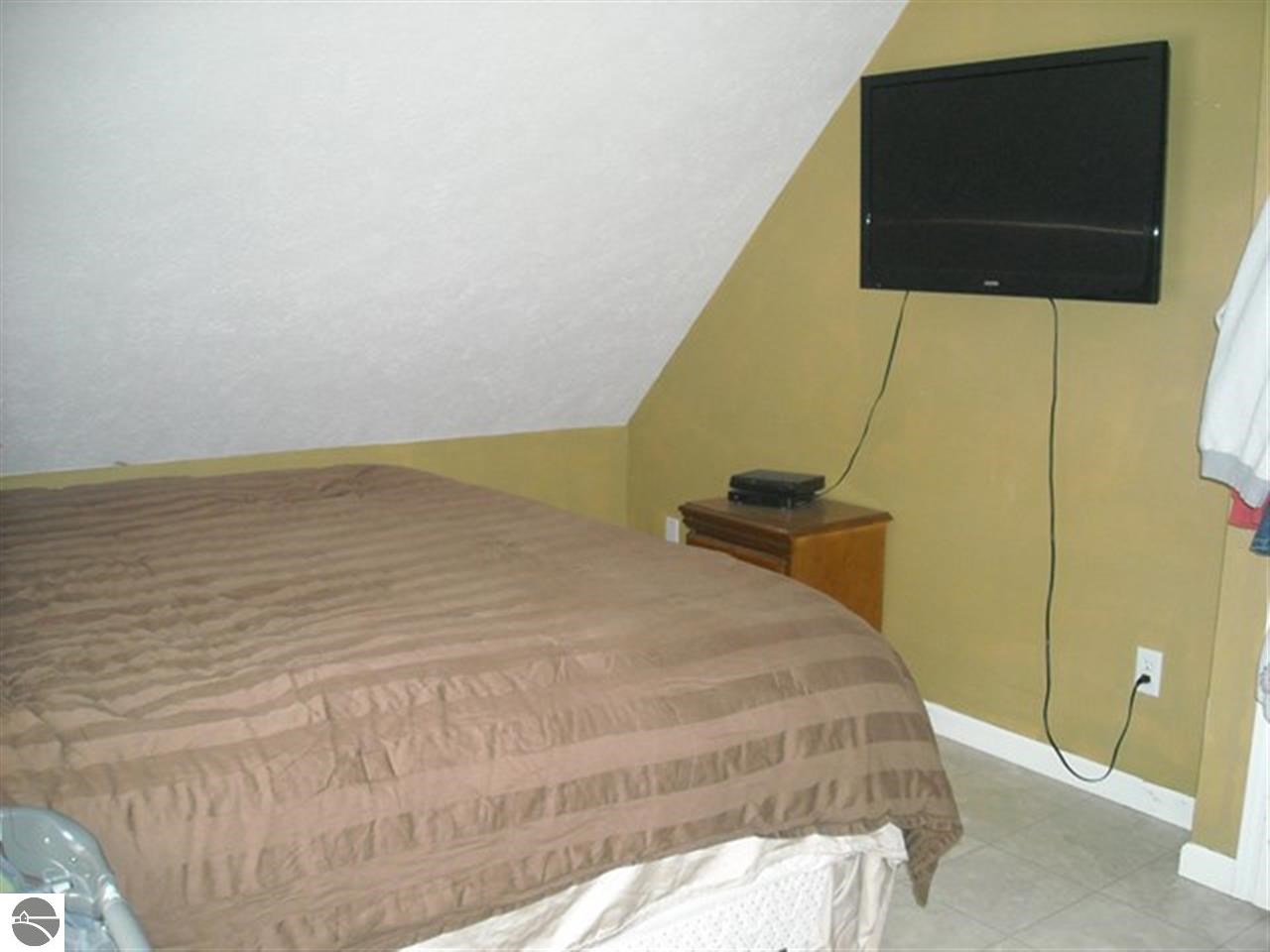 3275 Burnt Mill Road Interlochen, MI 49643 - Photo 22 of 24 1782967-21.JPG