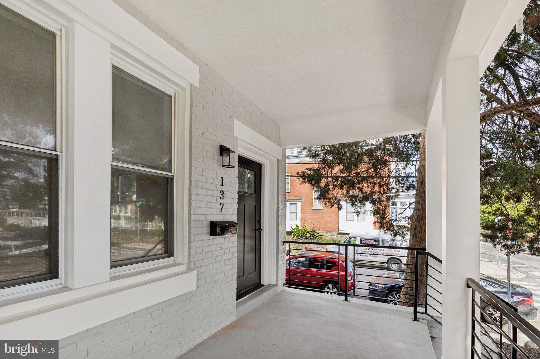 137 Manheim Street Philadelphia, PA 19144 - Photo 62 of 81 Front porch