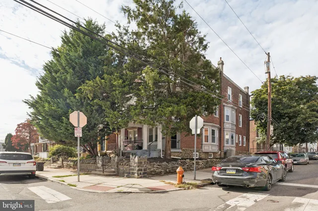 $399,000 | 137 Manheim Street, Philadelphia, PA 19144
