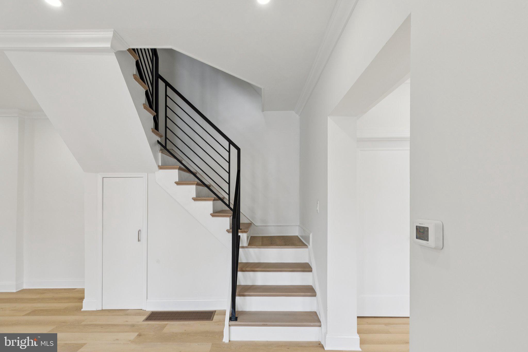 137 Manheim Street Philadelphia, PA 19144 - Photo 10 of 81 Living Room