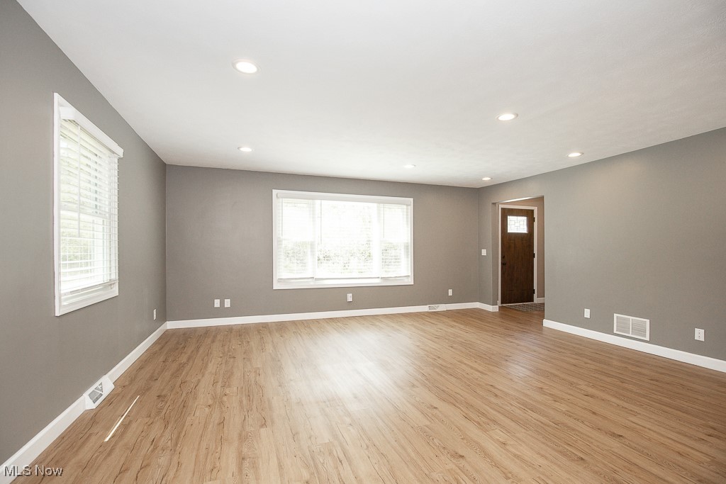 9839 Gifford Road Amherst, OH 44001 - Photo 3 of 23 Gallery Image 3