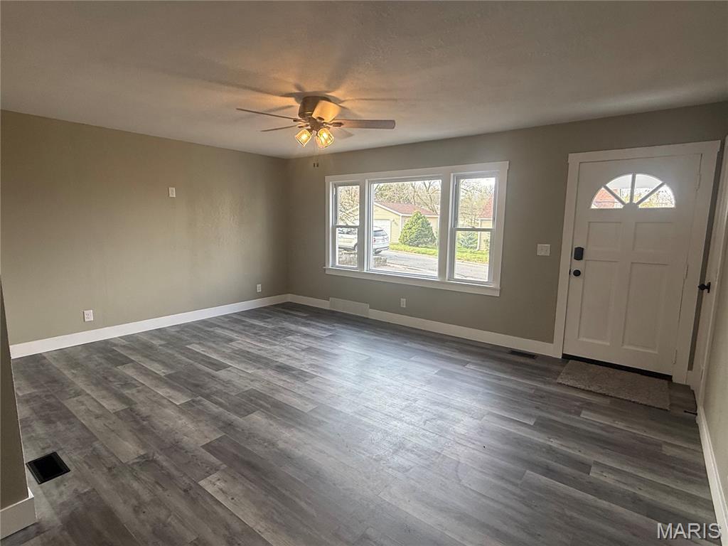 1917 Stuart Street Hannibal, MO 63401 - Photo 2 of 26