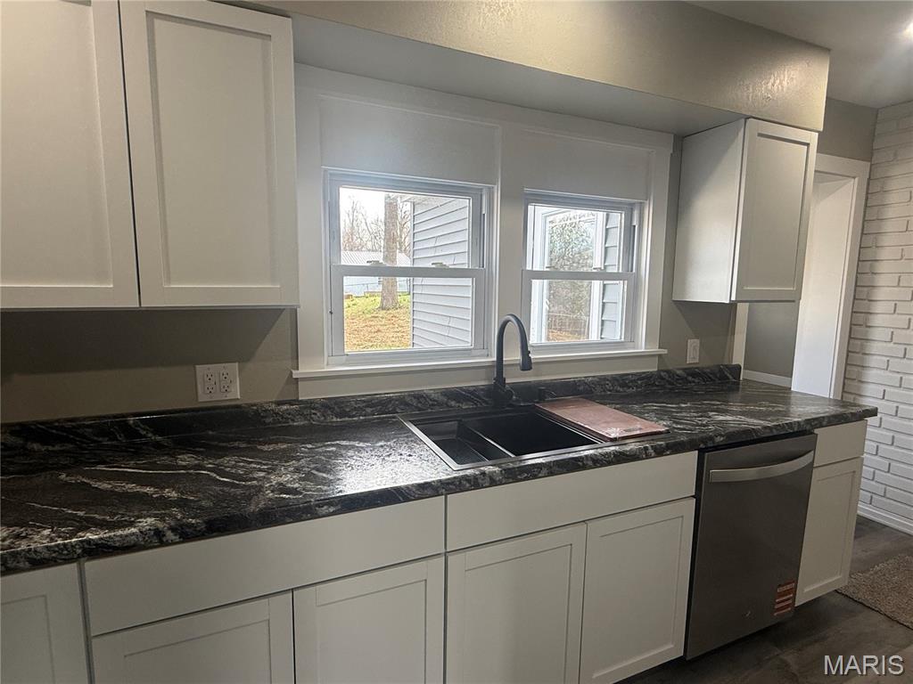 1917 Stuart Street Hannibal, MO 63401 - Photo 6 of 26