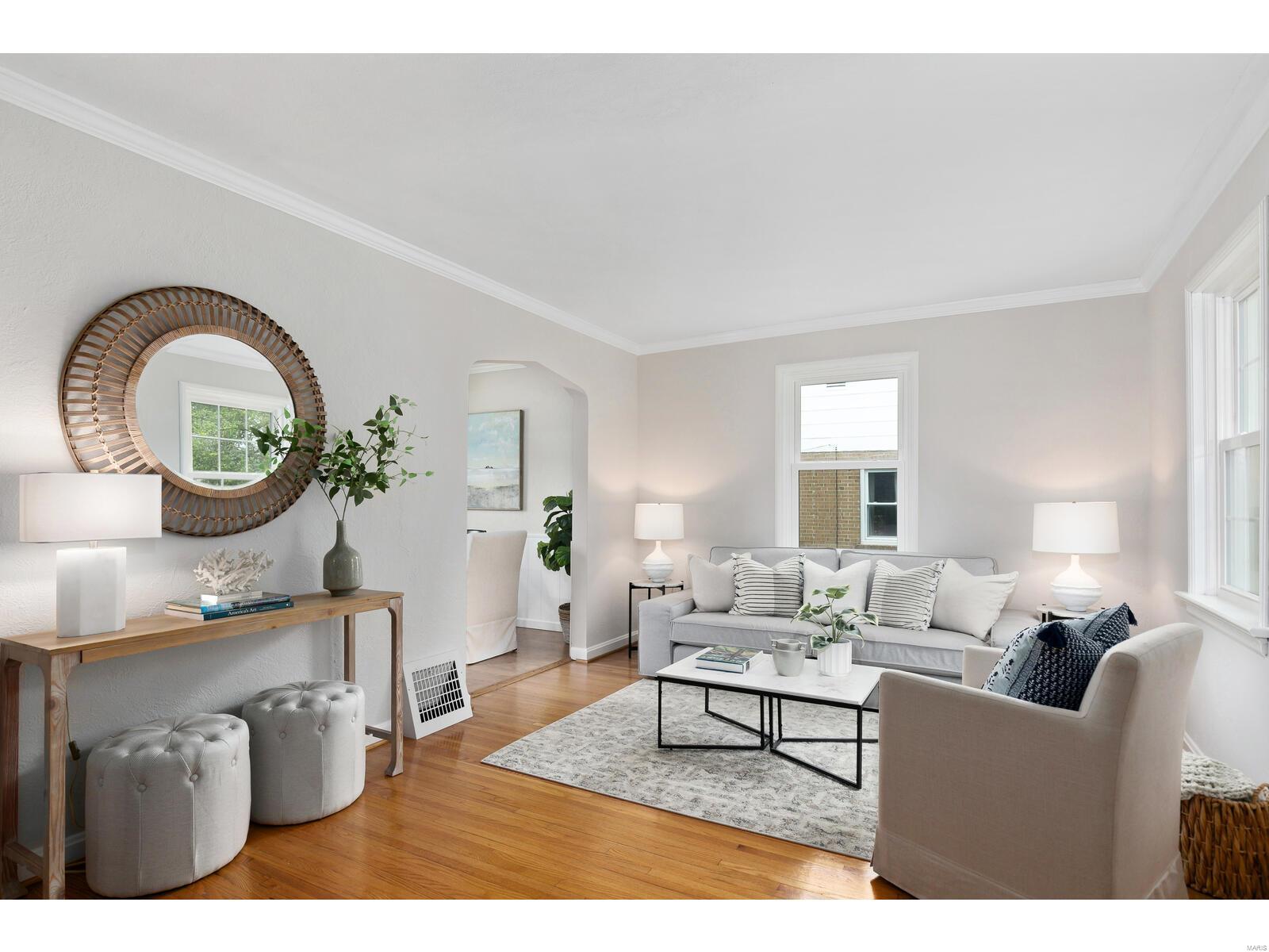 7044 Rhodes Drive St. Louis, MO 63123 - Photo 3 of 22 Gallery Image 3