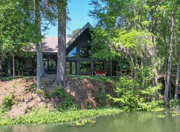 $865,000 | 66 Artesian Avenue, Cleveland, TX 77327