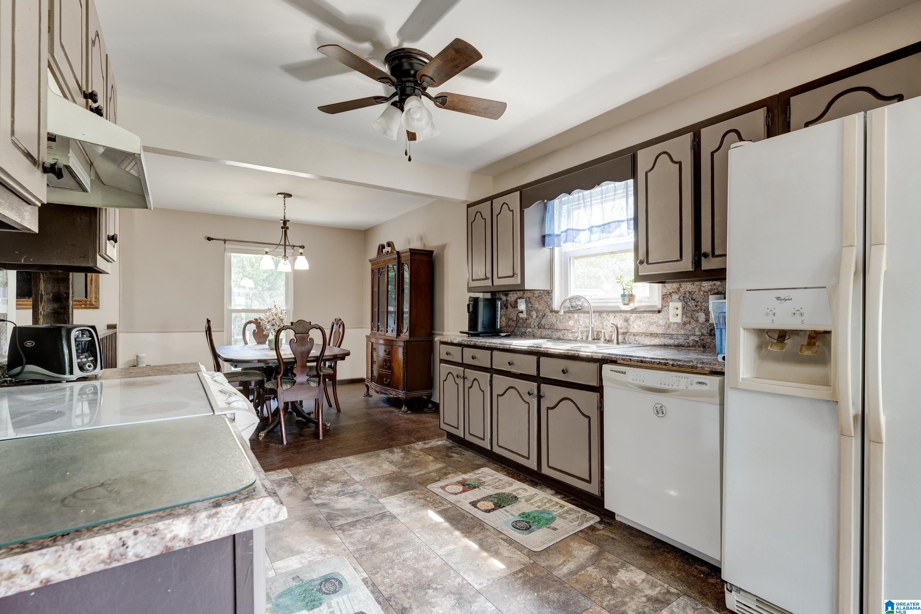 1214 Bennett Circle Alabaster, AL 35007 - Photo 8 of 30