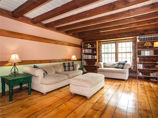 48 Old Grafton Road Upton, MA 01568 - Photo 4 of 30 Gallery Image 4