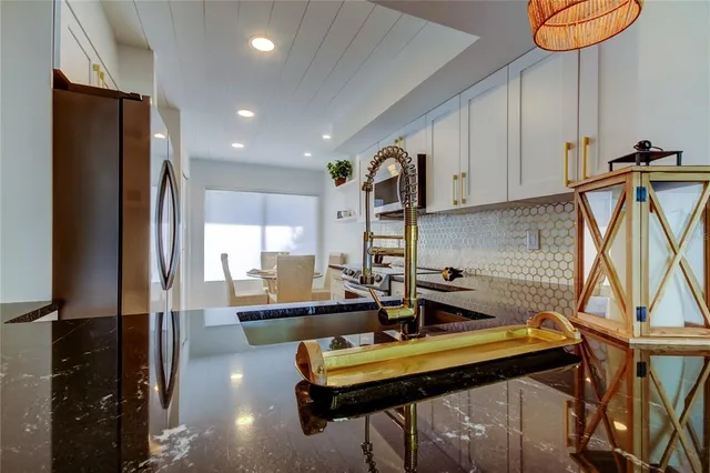 $499,900 | 6290 Bahia Del Mar Circle, Unit 5, St. Petersburg, FL 33715