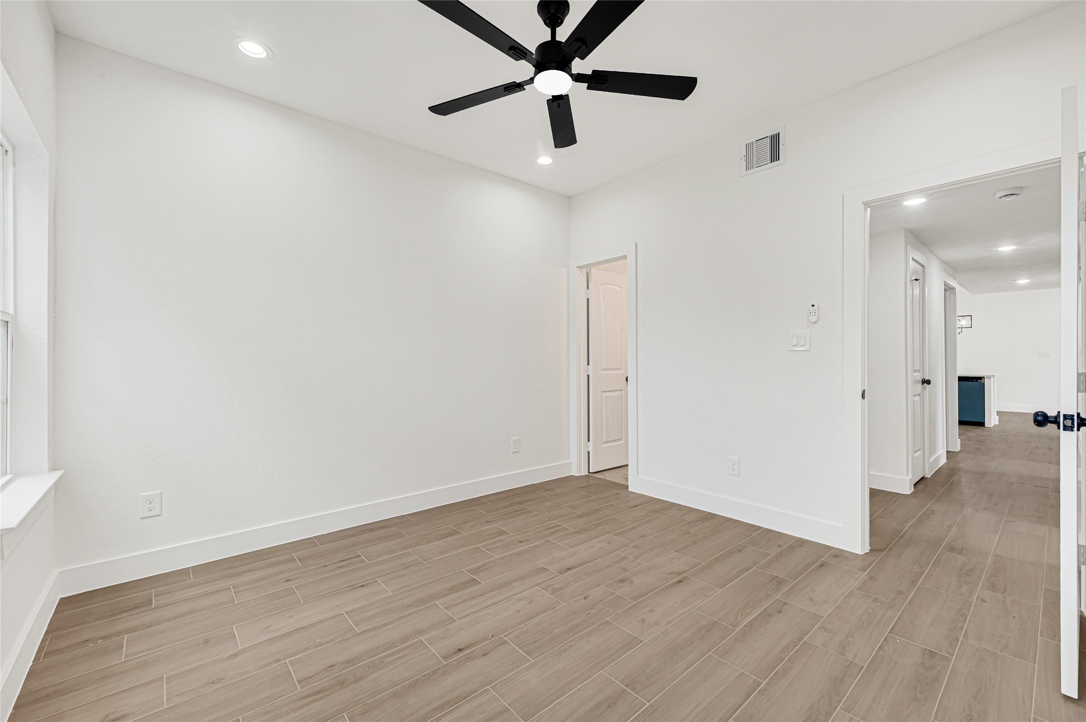 430 Rhode Island Street Houston, TX 77029 - Photo 14 of 29