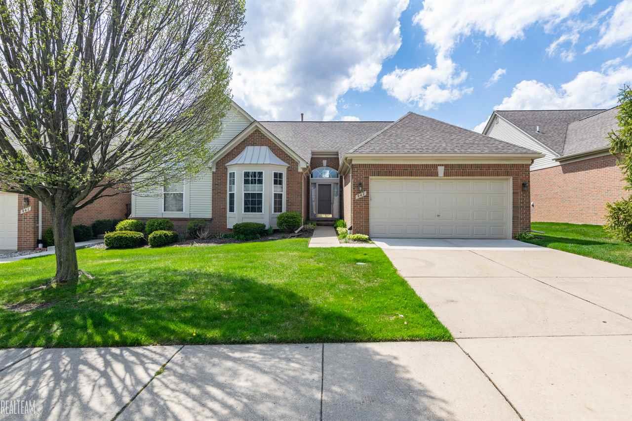 947 Churchill Circle Rochester, MI 48307 - Photo 1 of 35 50009940.JPG