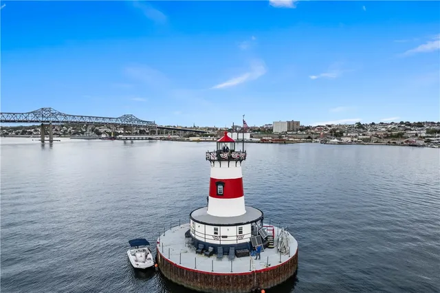 $895,000 | 1 Taunton River, Somerset, RI 02726