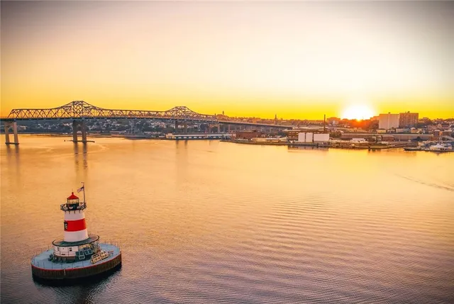 $895,000 | 1 Taunton River, Somerset, RI 02726