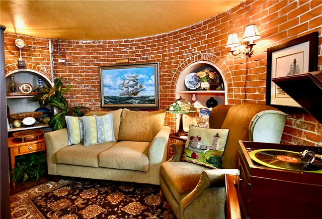 $895,000 | 1 Taunton River, Somerset, RI 02726