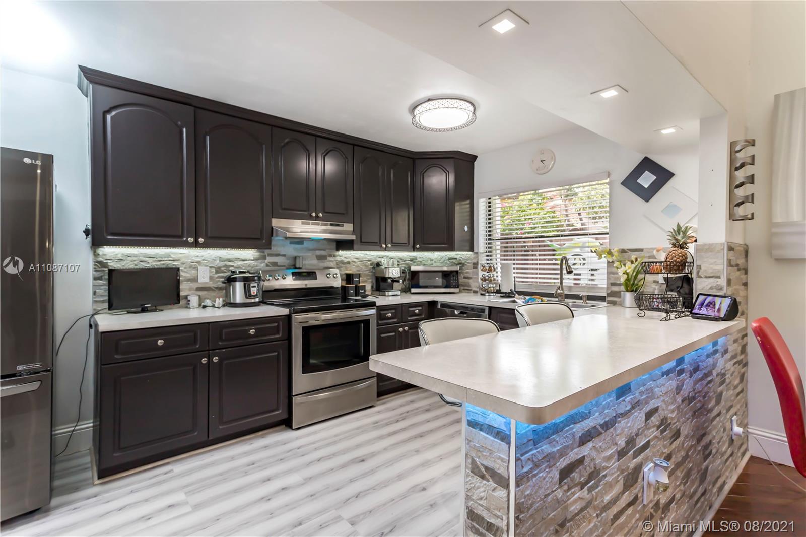 6533 Northwest 170th Lane, Unit 6533 Hialeah, FL 33015 - Photo 7 of 19