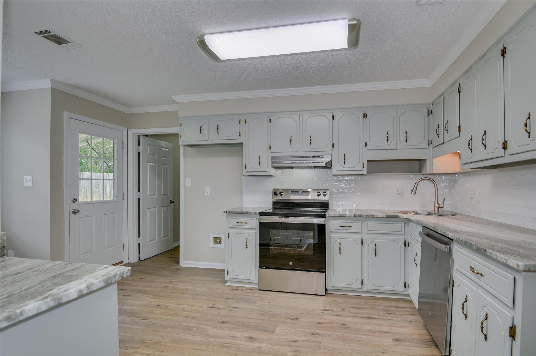 4157 Arlington Road Evans, GA 30809 - Photo 11 of 37 13-113