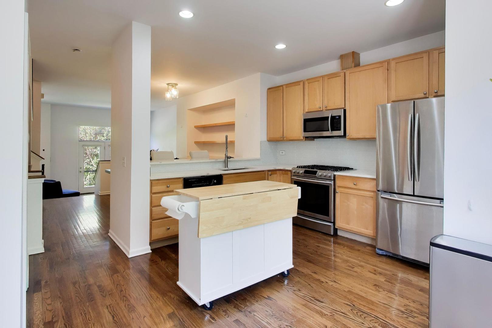 1225 West Lexington Street, Unit 1225 Chicago, IL 60607 - Photo 3 of 16