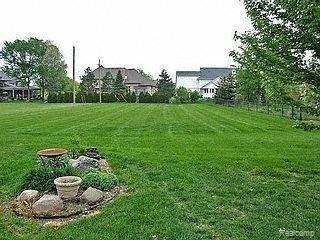 18965 Wayne Road Livonia, MI 48152 - Photo 11 of 12 HUGE YARD